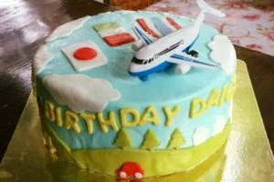 Biscotti_House_Chiang_Mai_airplane_birthday_cake_1024x768