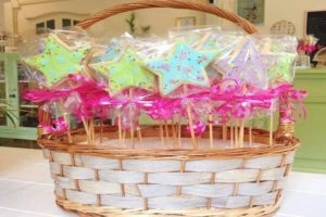 Biscotti_House_Chiang_Mai_birthday_cookie_basket_1024x768