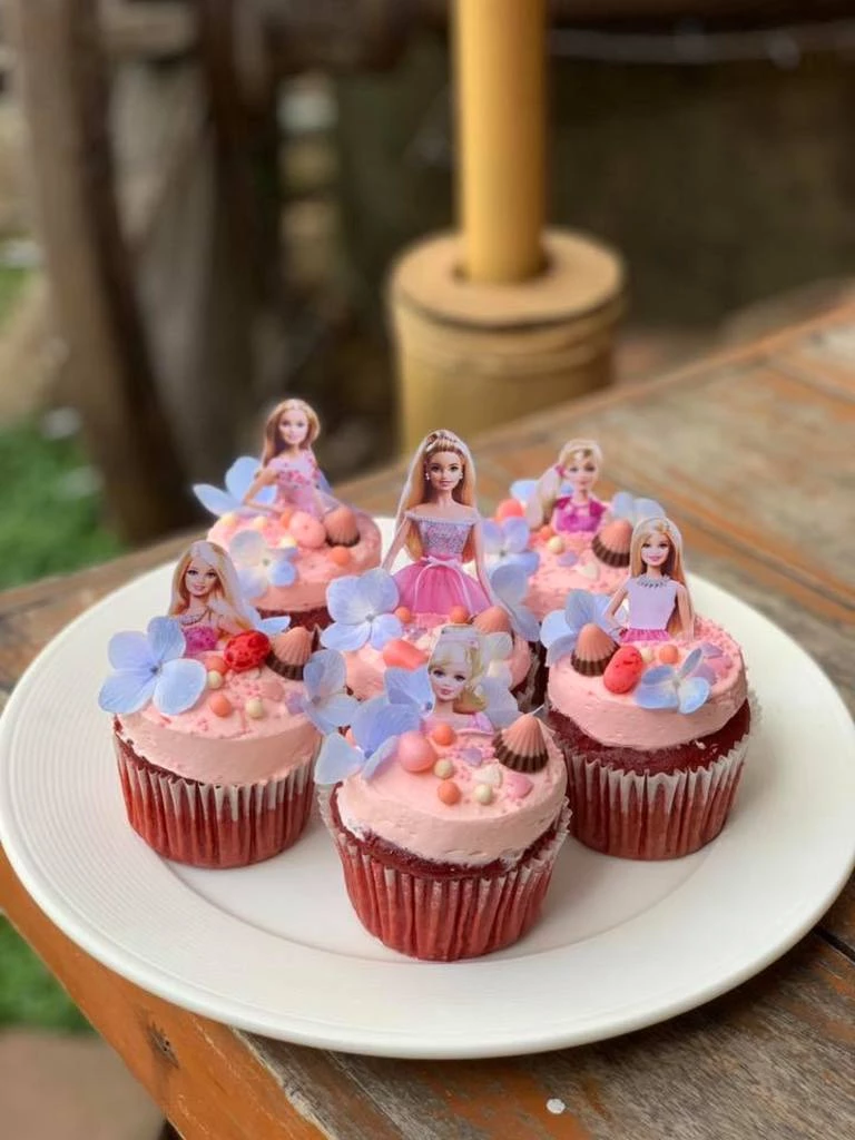Khaofang cafe chiang mai barbie cupcakes