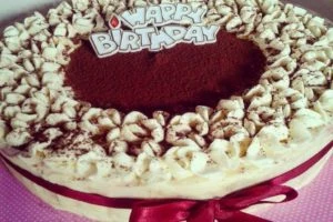 Wawabake Bakery Chiang Mai red velvet birthday cake
