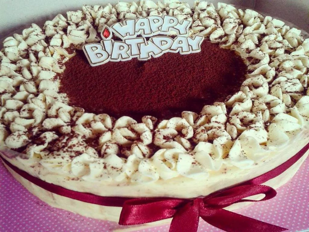 Wawabake Bakery Chiang Mai red velvet birthday cake