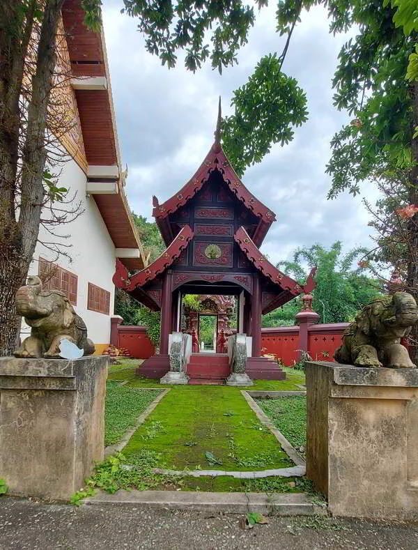 Wat Ban Pong Temple Chiang Mai